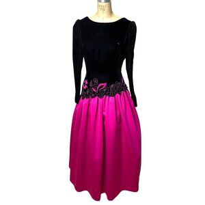1980s formal dress princess style velvet and satin by Lee Jordan Size M/L